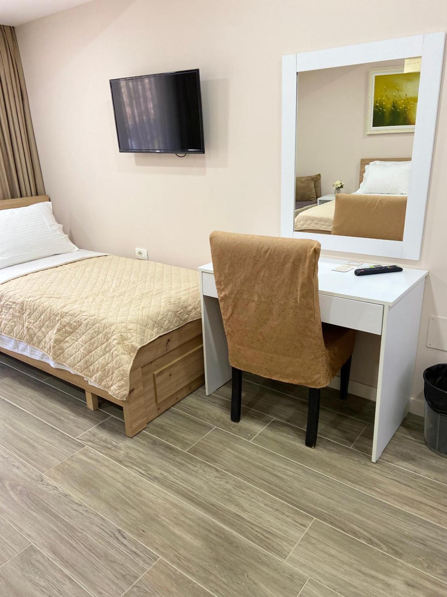Persephone Hotel Himare Ngoại thất bức ảnh
